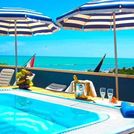 Hotel Holiday مارتينسيكورو المظهر الخارجي الصورة