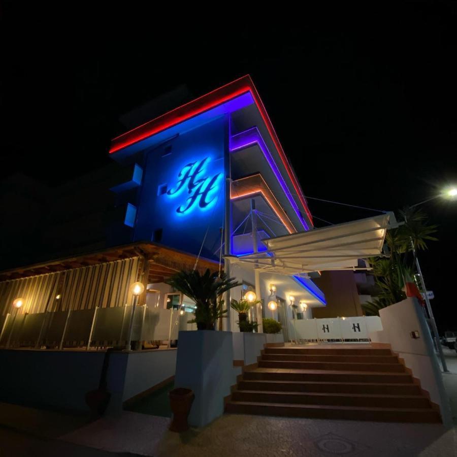 Hotel Holiday مارتينسيكورو المظهر الخارجي الصورة