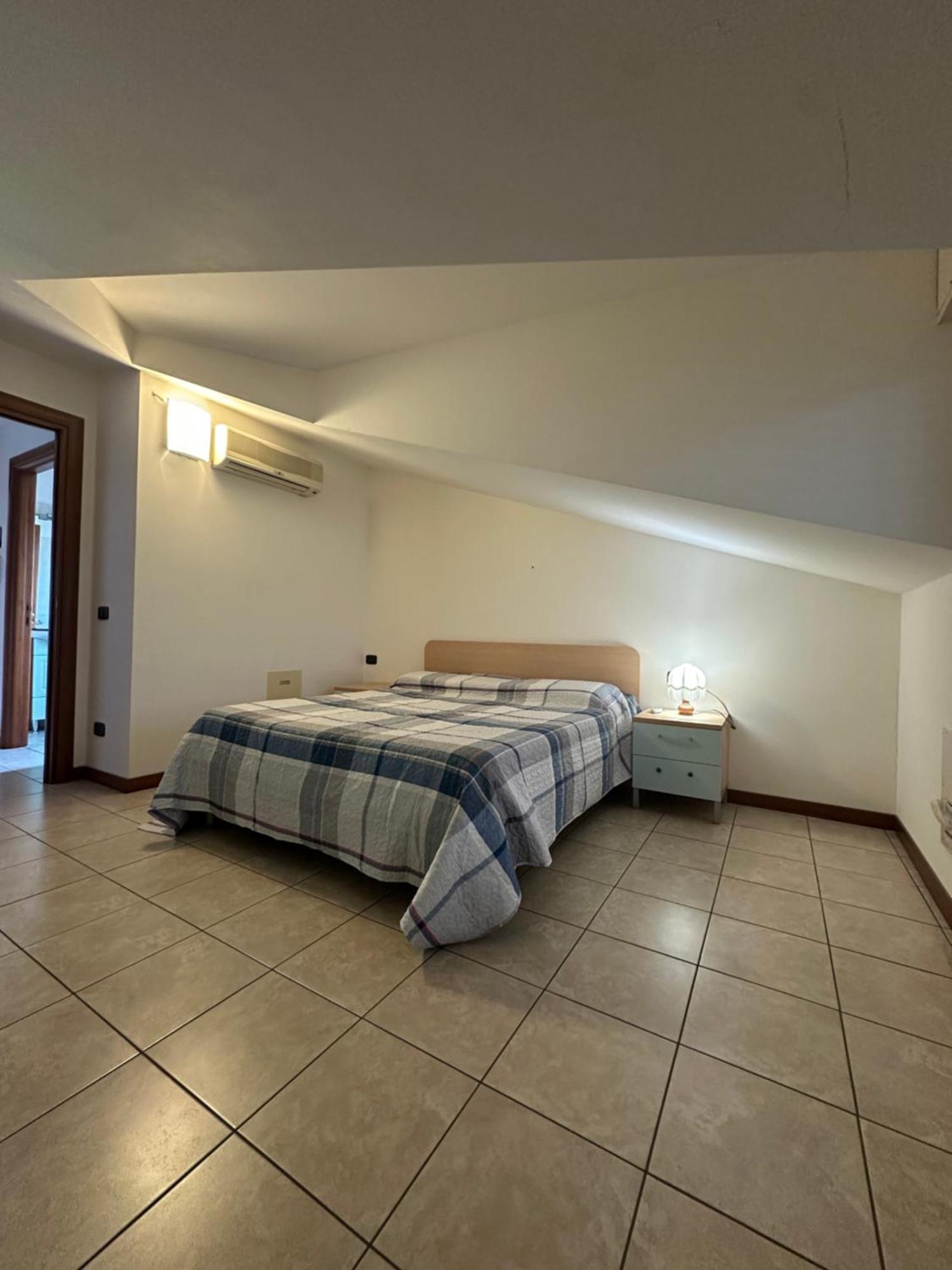 Hotel Holiday مارتينسيكورو المظهر الخارجي الصورة